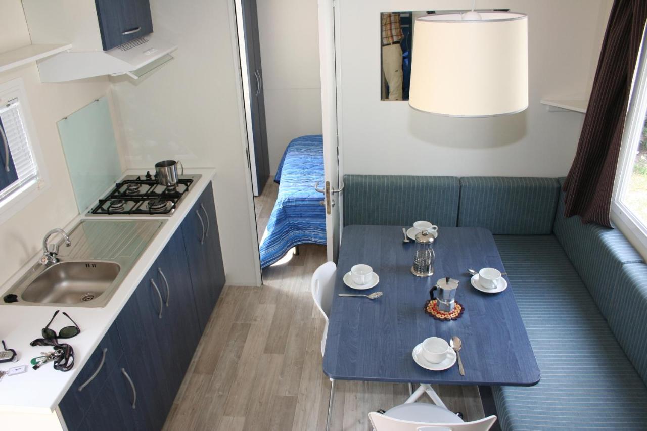 Happy Camp Mobile Homes In Brioni Sunny Camping Štinjan Exterior foto